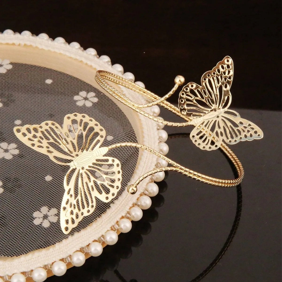 Butterfly Whisper Arm Ring - Trend Vibes