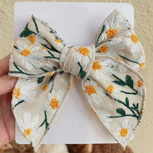 BloomBaby™ Daisy Bow Clip - Trend Vibes - 