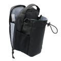 Imagem isolada da MagPouch™ com fundo branco, mostrando seu design compacto, estrutura firme, bolso lateral e fecho superior com cordão